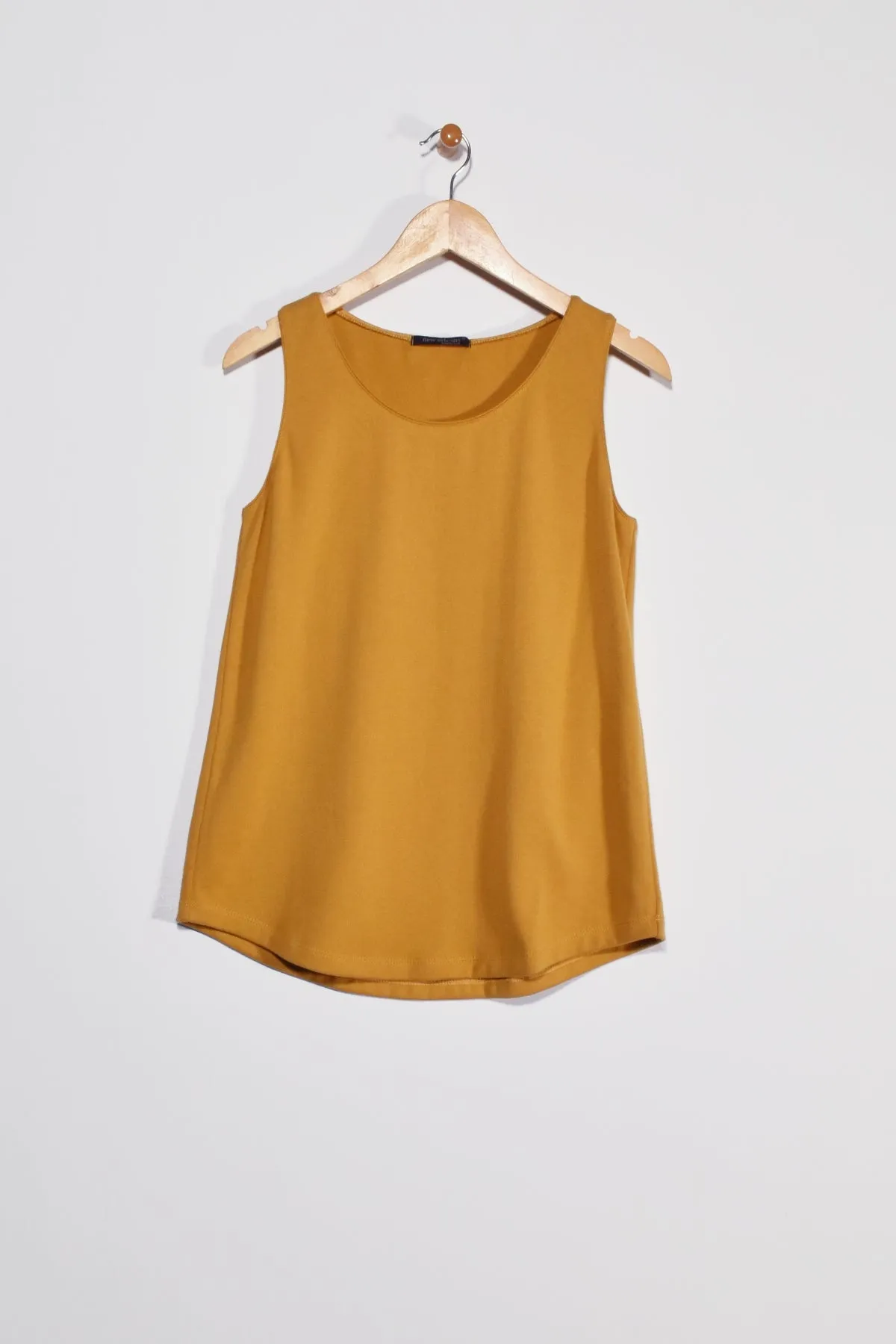 26” Sleeveless Scoop Neck Tank