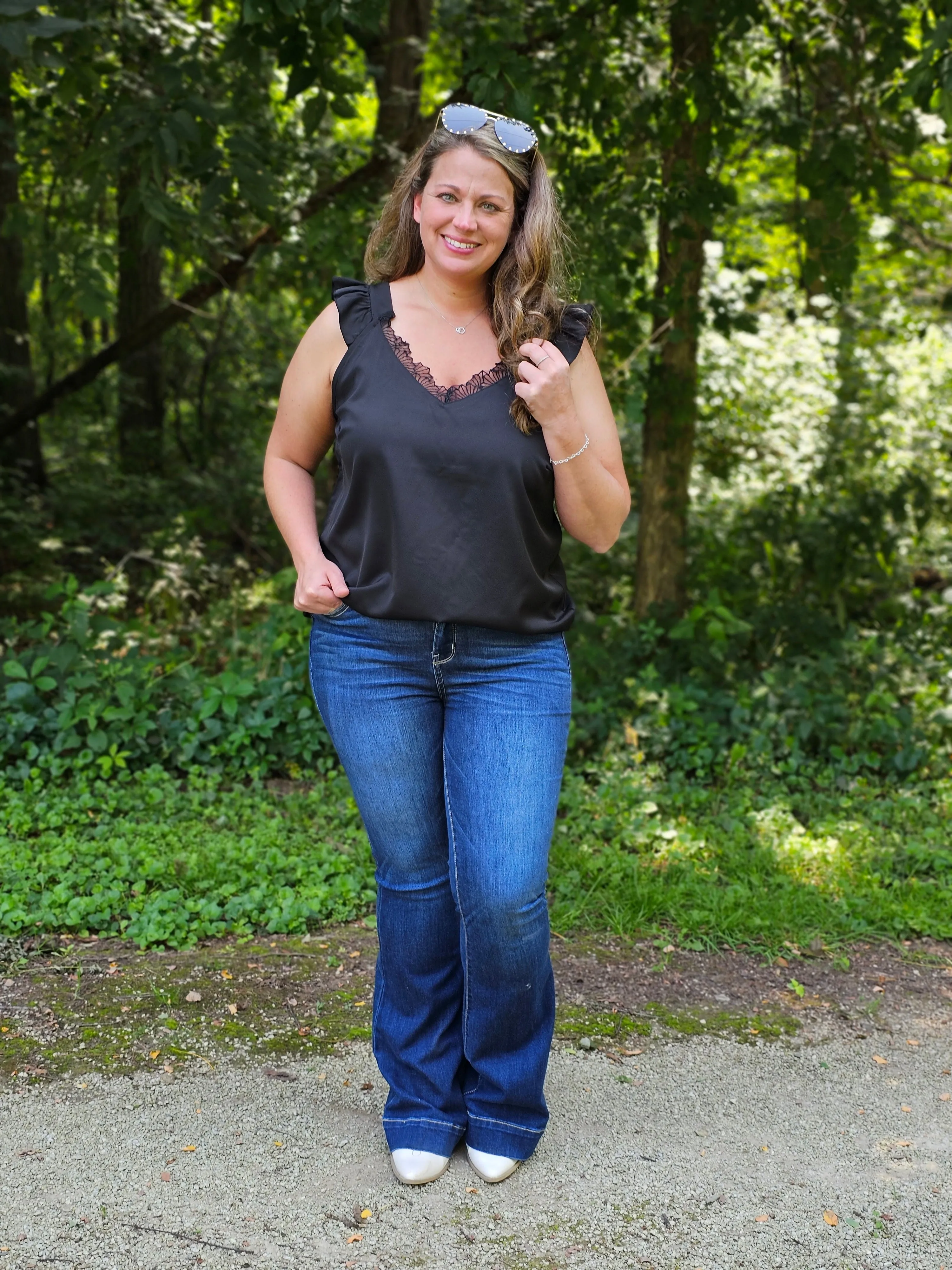 BLACK LACE TRIM SLEEVELESS TOP