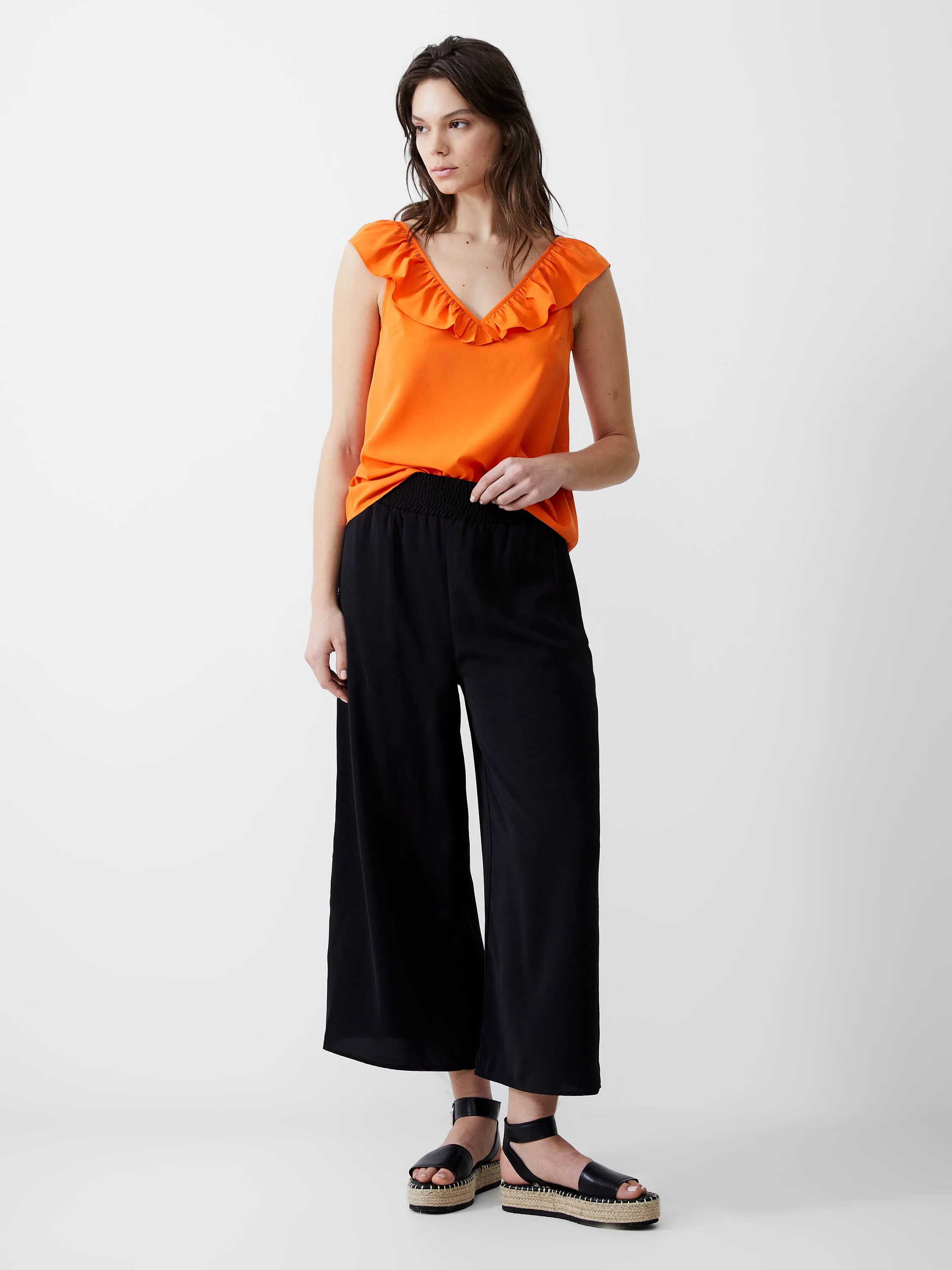 Frill Sleeveless Crepe Light Top