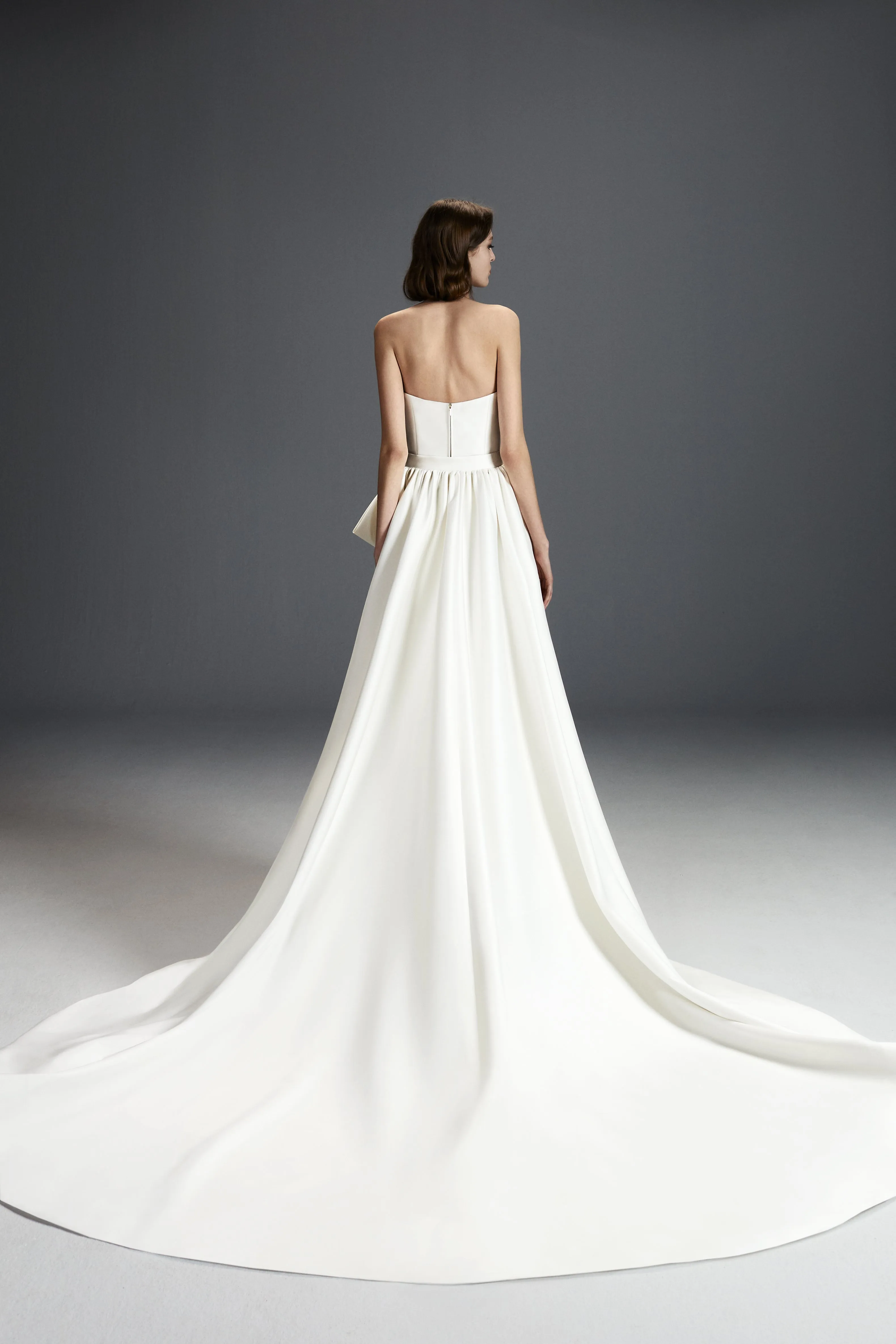 VRM370 - STRAPLESS DREAMY BOW GOWN